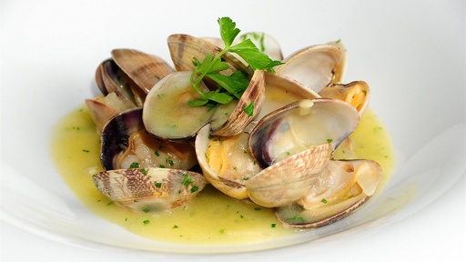 Almejas en Salsa Verde